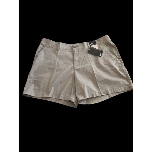 Lee Women’s Plus Utility Shorts 20W Mid Rise Stretch Pockets Khaki - NWT - Picture 2 of 7